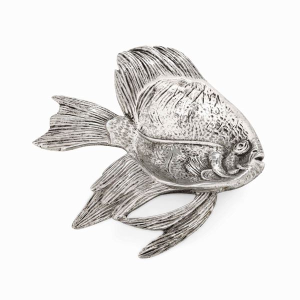 Ciotola a forma di pesce in argento. Argenteria artistica milanese del XX secolo. Argentiere Ilario Pradella per Mario Buccellati