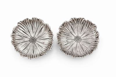 Coppia di Ciotole a Forma di Fiore in Argento 925. Argenteria Artistica Italiana del XX Secolo. A...