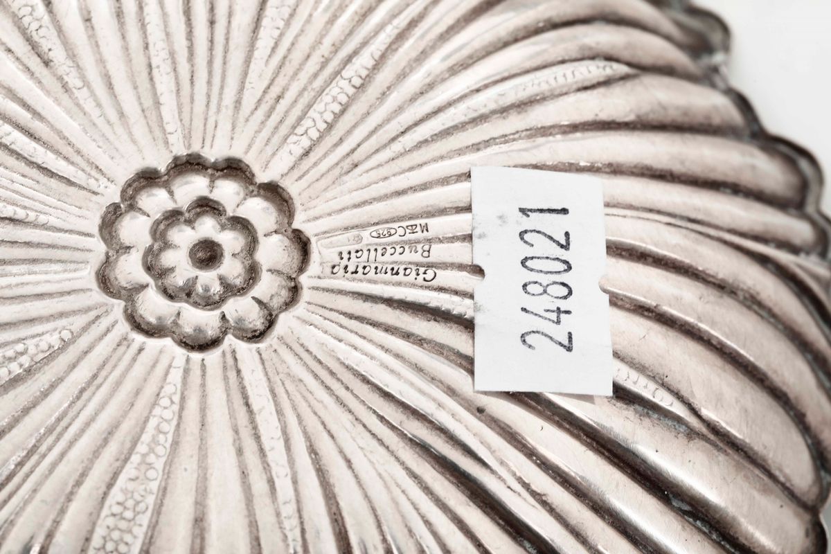 Coppia di Ciotole a Forma di Fiore in Argento 925. Argenteria Artistica Italiana del XX Secolo. A...