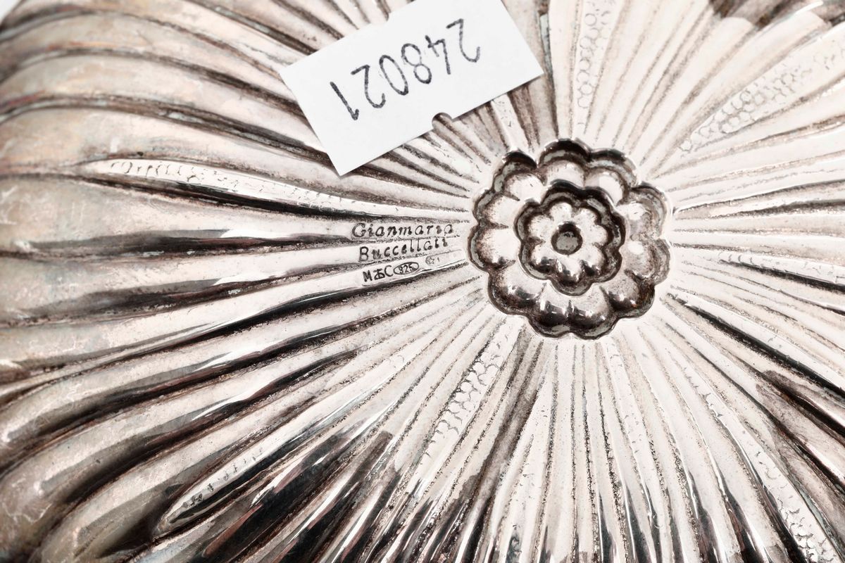 Coppia di Ciotole a Forma di Fiore in Argento 925. Argenteria Artistica Italiana del XX Secolo. A...