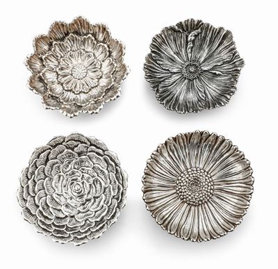 Quattro Ciotole a Forma di Fiore in Argento 925. Argenteria Artistica Italiana del XX Secolo. Arg...