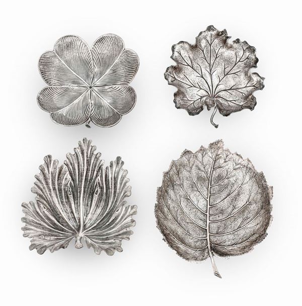 Quattro ciotole a forma di fiore in argento 925. Argenteria artistica italiana del XX secolo. Argentiere Clementi Bologna per Gianmaria Buccellati