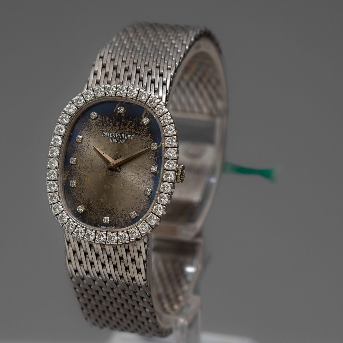 Patek Philippe - Elegante Ellipse Lady in Oro Bianco 18k con Bracciale Integrato, Ghiera con Diam...