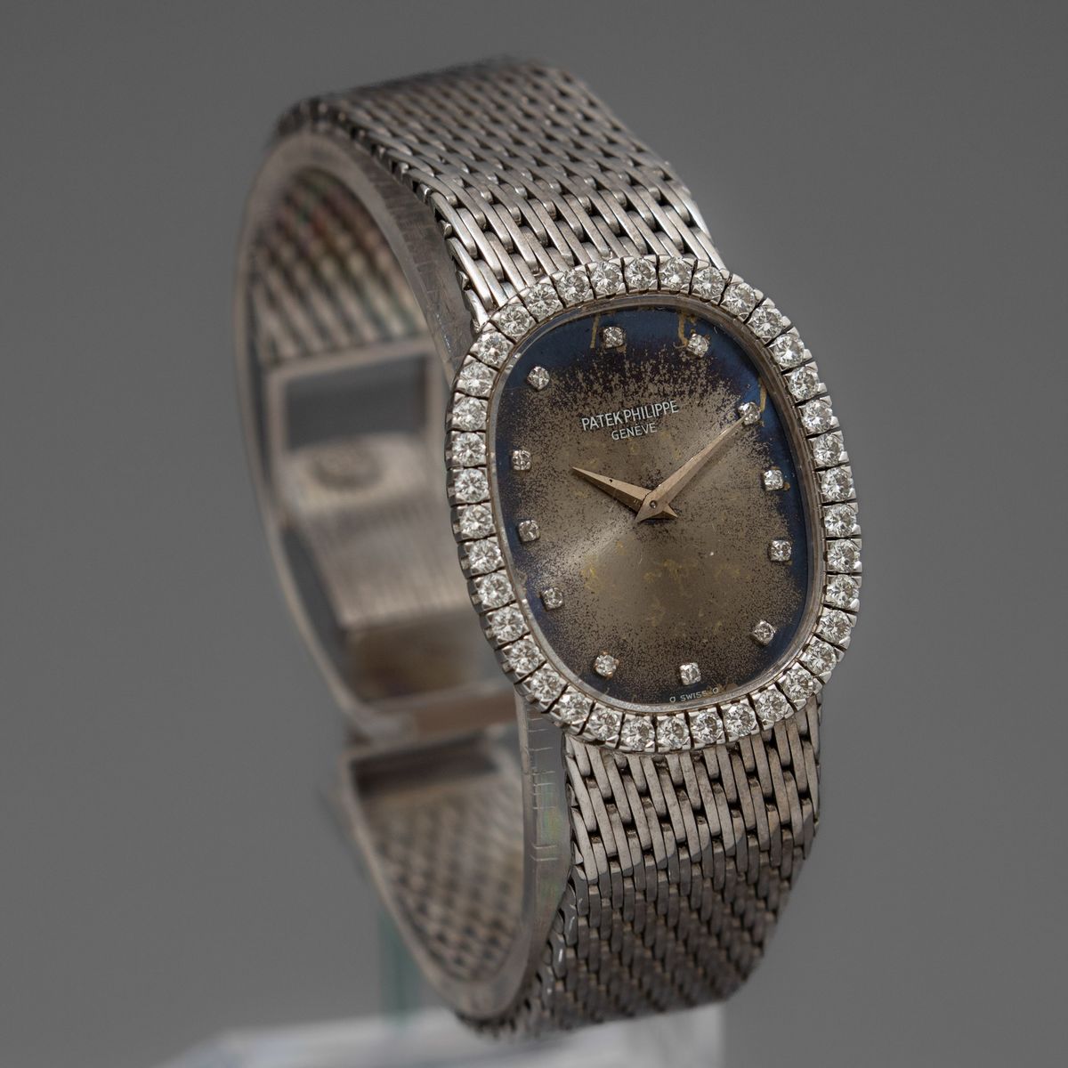 Patek Philippe - Elegante Ellipse Lady in Oro Bianco 18k con Bracciale Integrato, Ghiera con Diam...