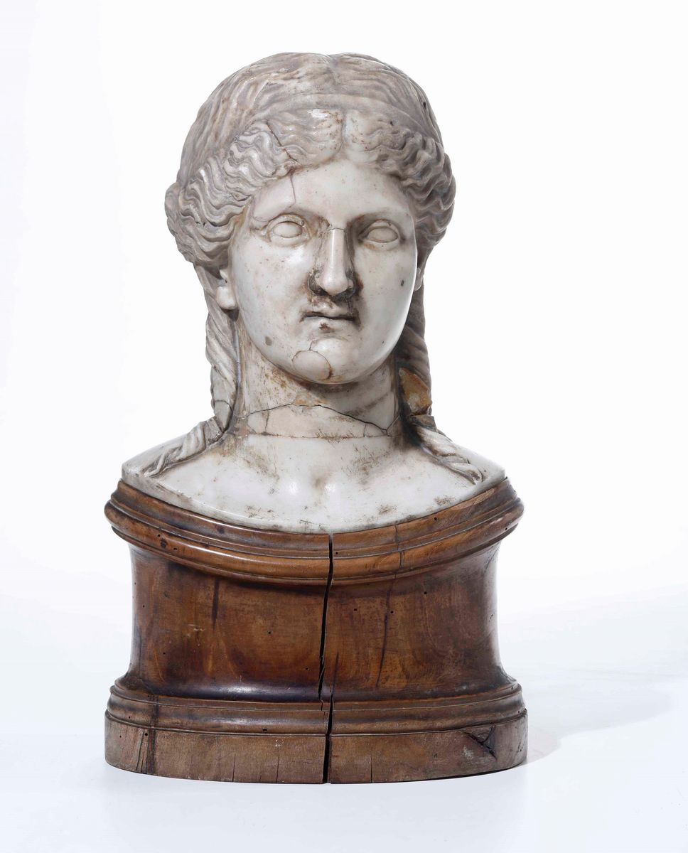Testa Femminile Bifronte. Marmo Bianco. Scultore Neoclassico Romano Seconda Metà del XVIII Secolo...