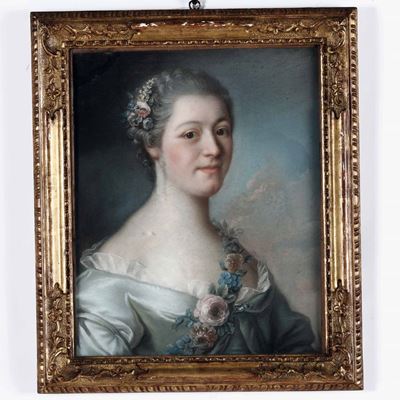 Ritratto di Gentildonna con Abito Ornato di Fiori