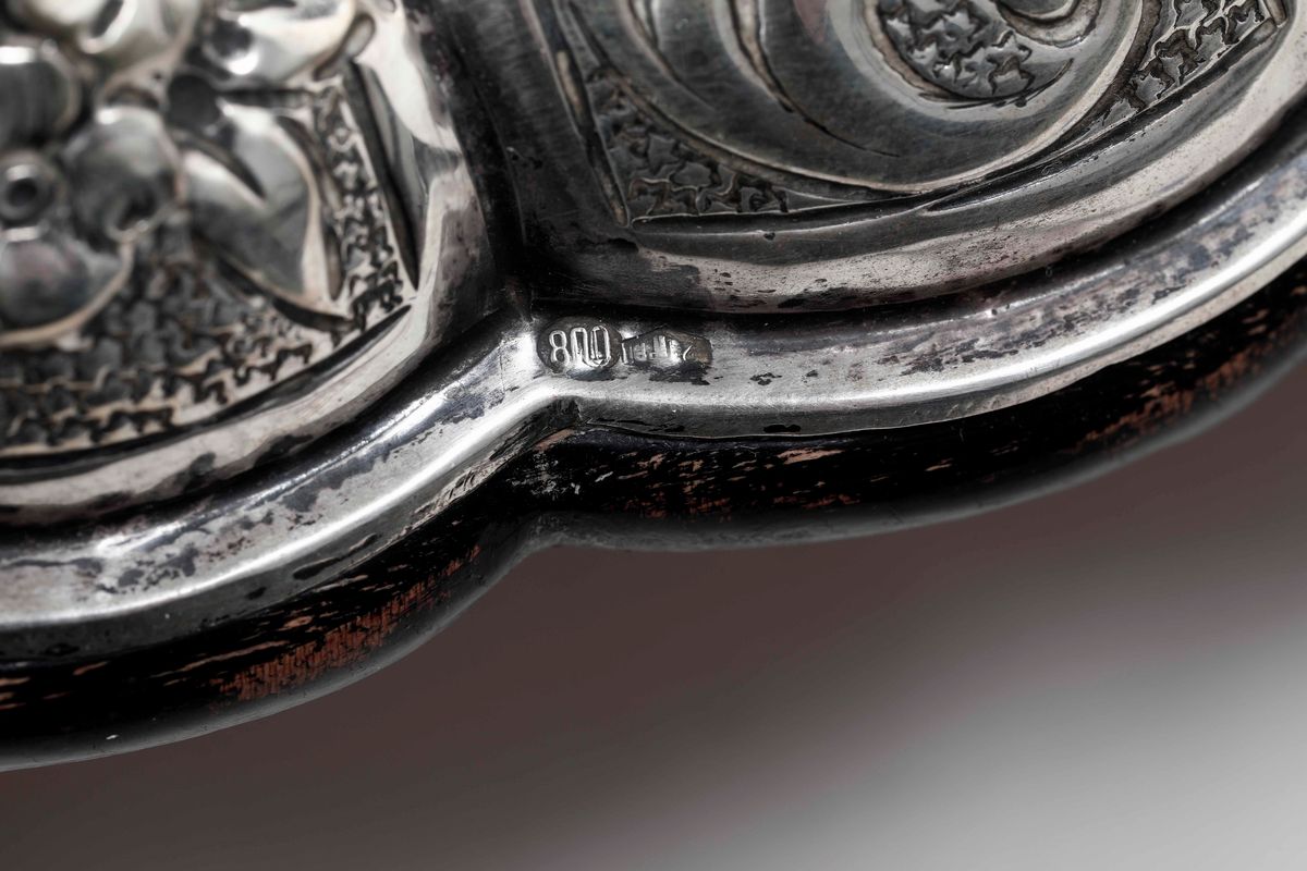 Presentoire in Argento e Specchio. Argenteria Artistica Fiorentina della Prima Metà del XX Secolo...