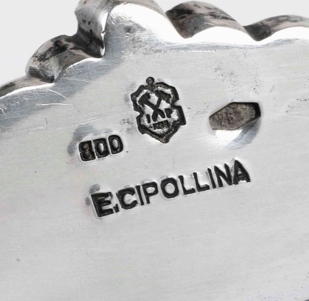 Piatto e Vassoio Ovale in Argento con Bordo Sagomato. Argenteria Italiana del XX Secolo per Cipol...