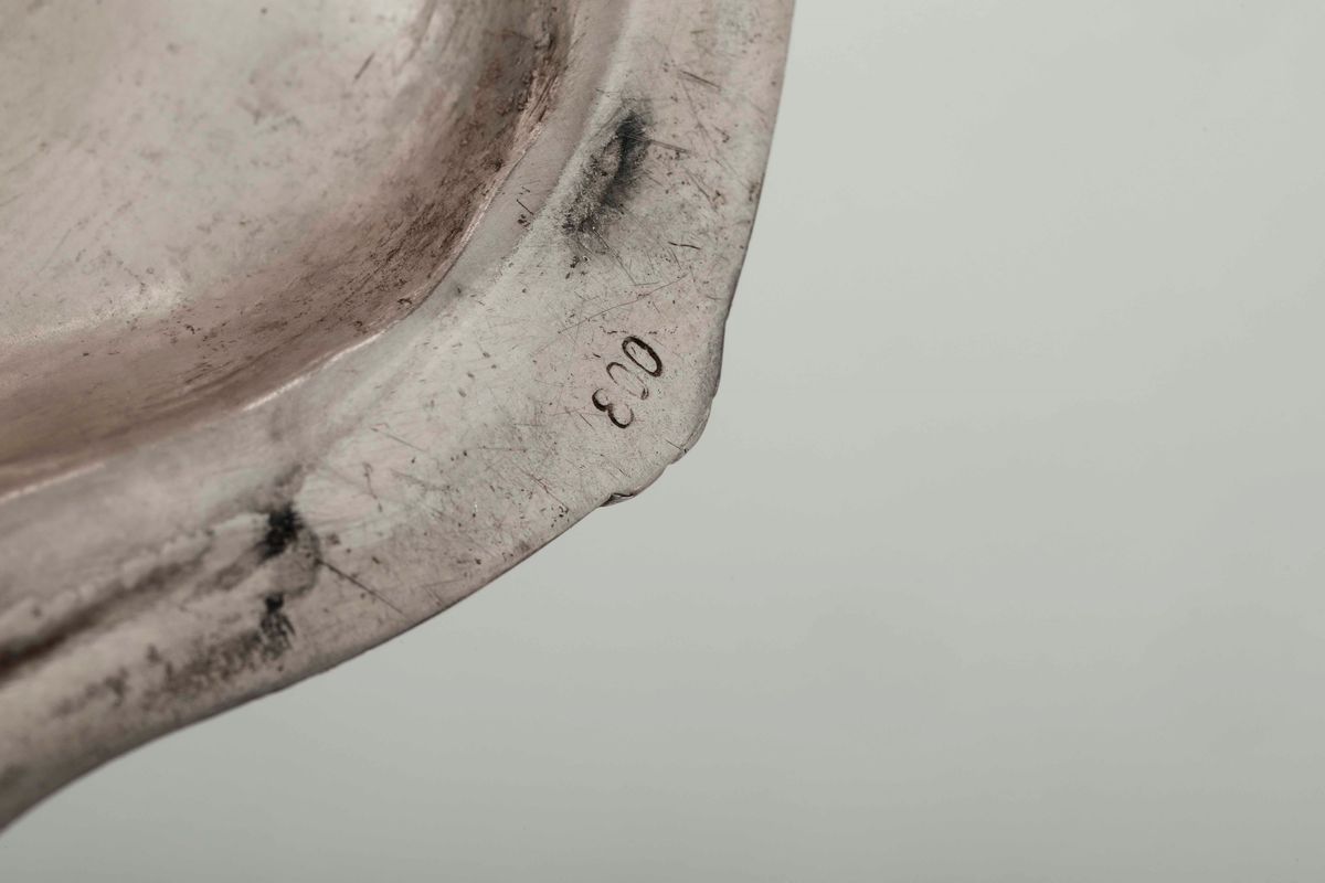 Versatoio Ad Elmo Roversciato in Argento. Argenteria Artistica Italiana della Prima Metà del XX S...