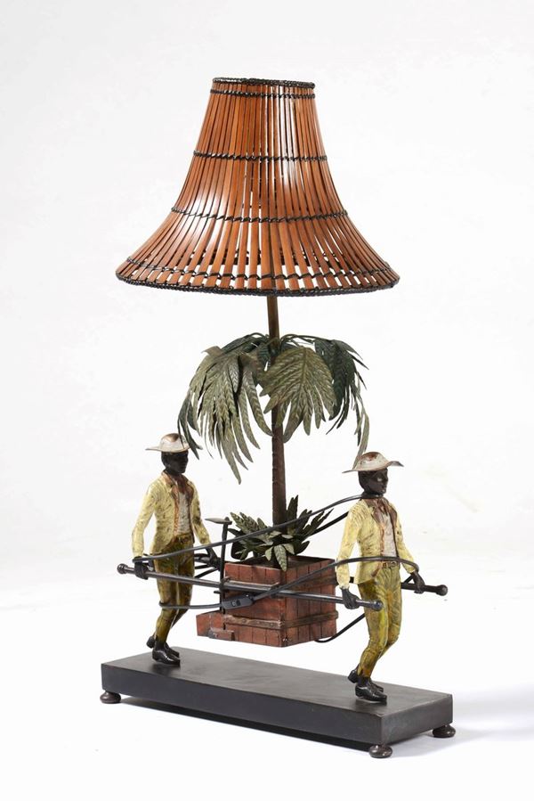 Lampada da tavolo in metallo dipinto. XX secolo