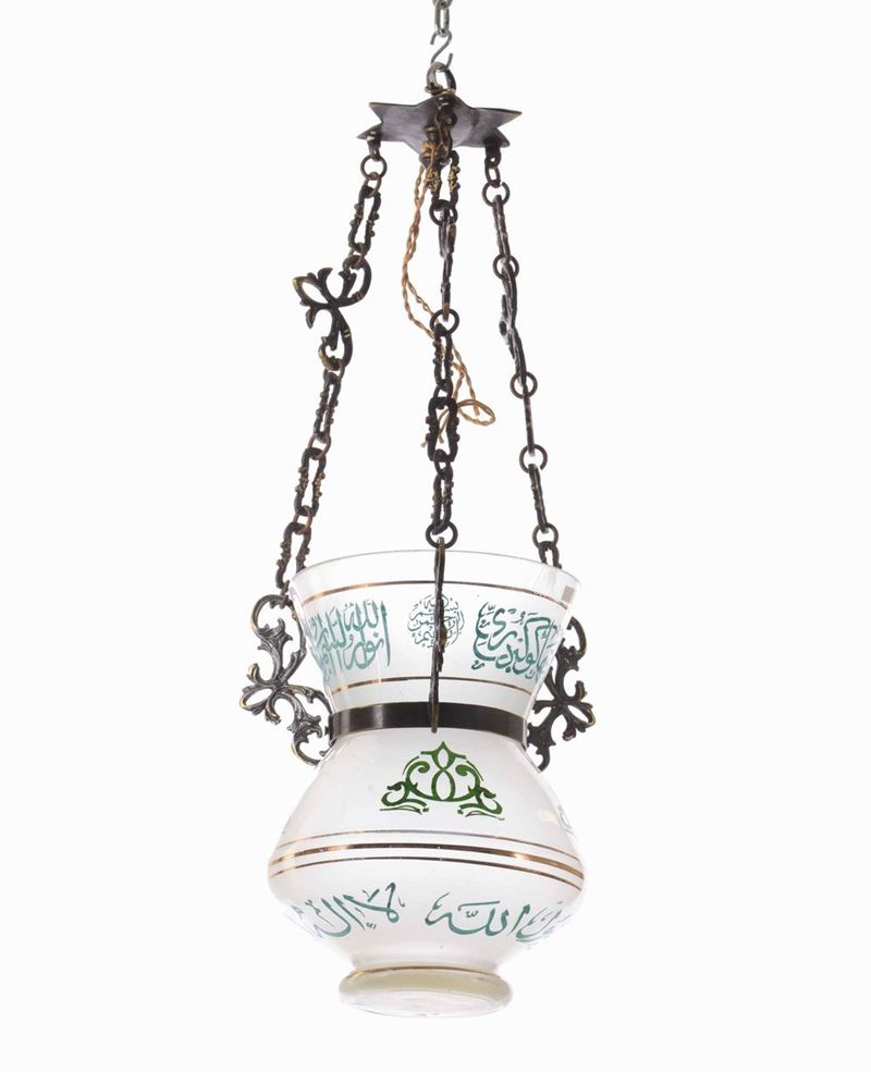 Vaso in vetro lattimo dipinto trasformato in lampada  - Auction Antique April | Cambi Time - Cambi Casa d'Aste