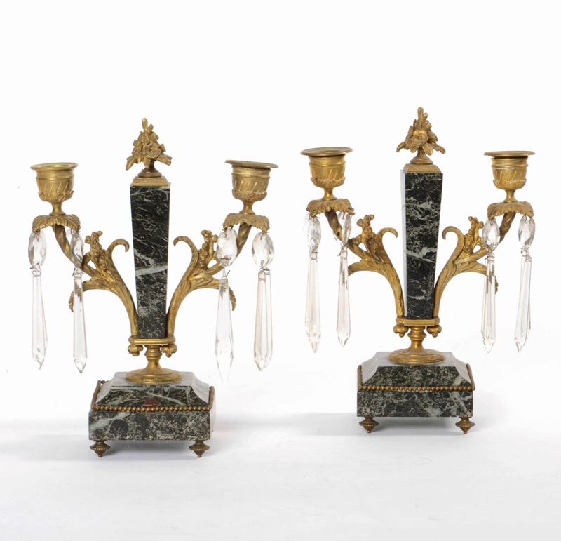 Coppia di doppieri in marmo verde Alpi e bronzo dorato. Francia, epoca Napoleone III  - Auction Antique April | Cambi Time - Cambi Casa d'Aste
