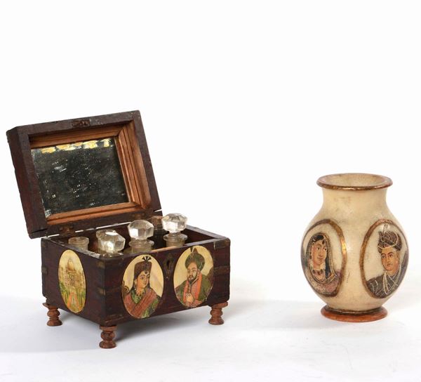Lotto composto da vaso porta unguento e cofanetto portaprofumi, India, fine XIX-inizi XX secolo