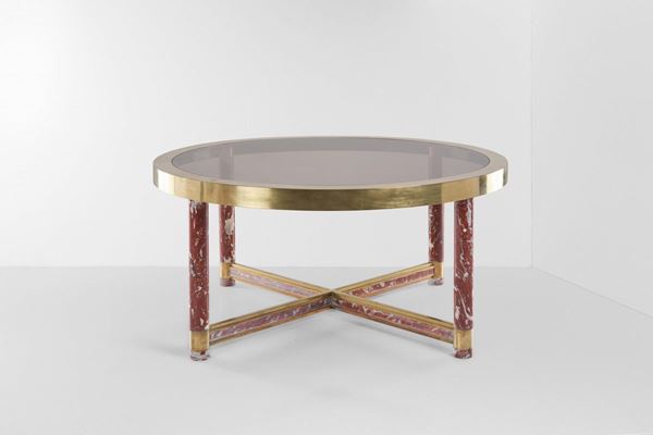Tavolo circolare in marmo rosso, ottone e vetro.