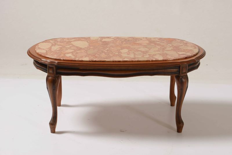 Tavolino da salotto con piano in marmo, XX secolo  - Asta Antiquariato Gennaio | Cambi Time - Cambi Casa d'Aste