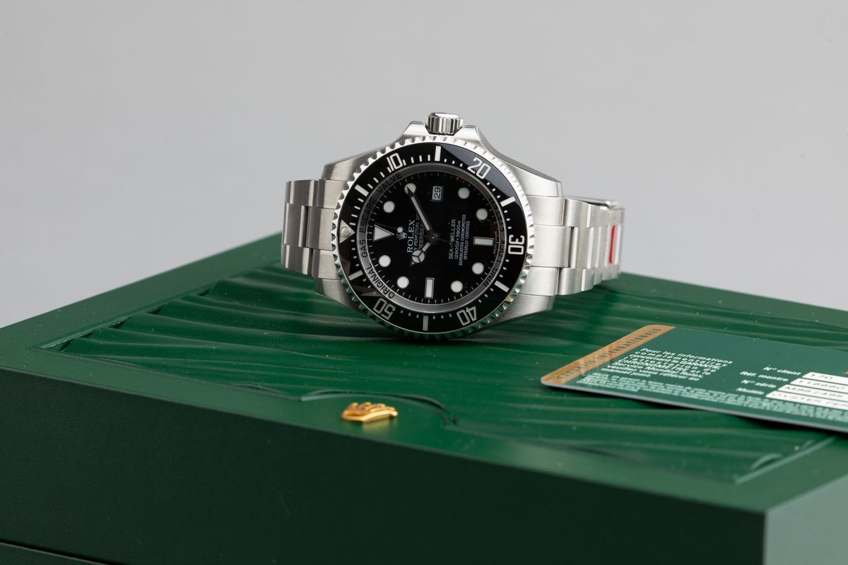 Rolex - Seadweller Deepsea 116660, in Acciaio con Bracciale Oyster e Valvola di Scappamento Dell'...