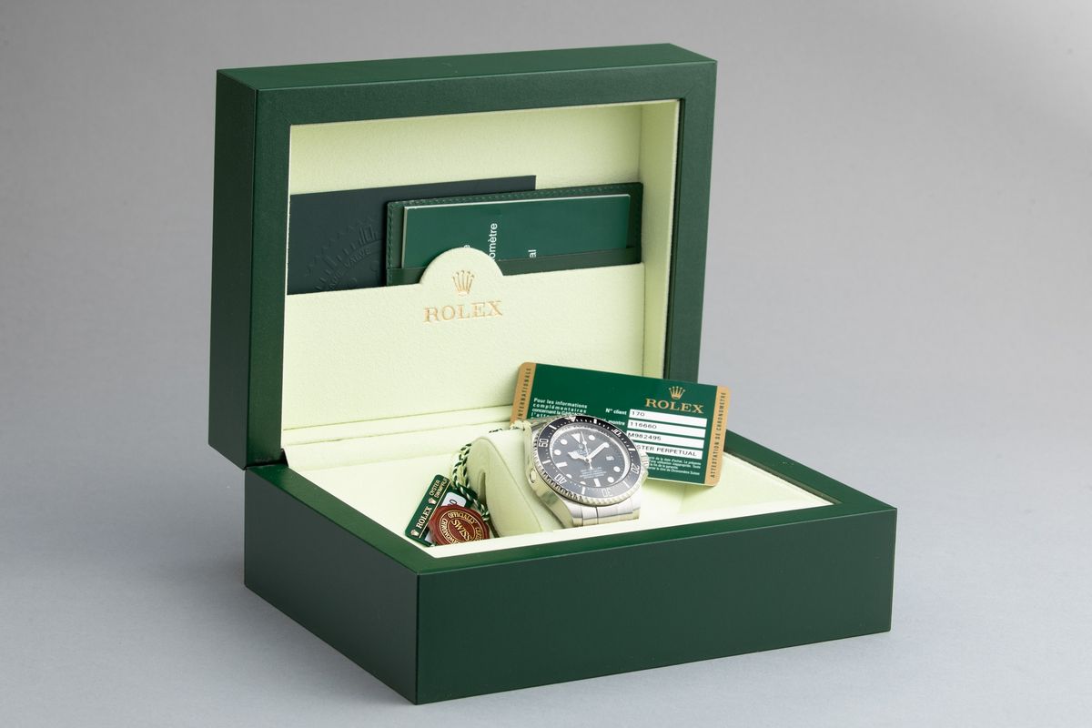 Rolex - Seadweller Deepsea 116660, in Acciaio con Bracciale Oyster e Valvola di Scappamento Dell'...