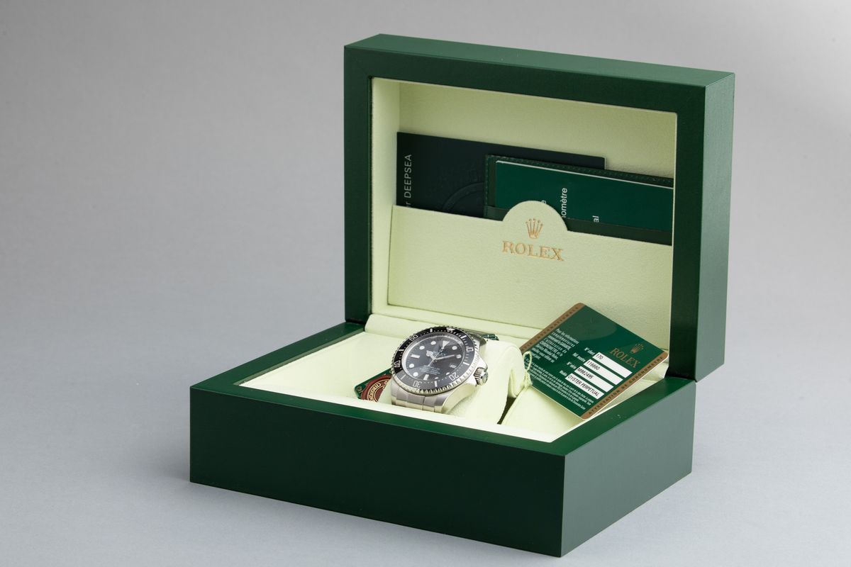 Rolex - Seadweller Deepsea 116660, in Acciaio con Bracciale Oyster e Valvola di Scappamento Dell'...