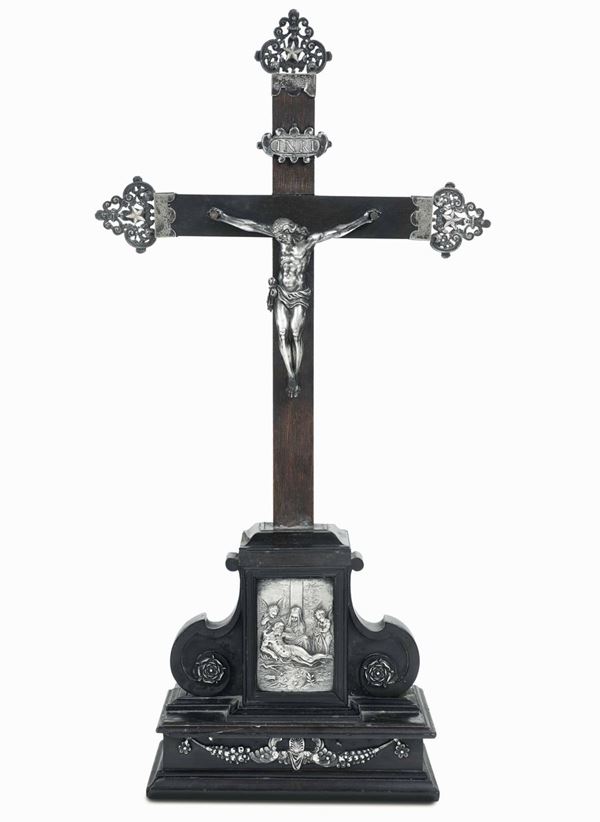 Croce da meditazione. Legno ebanizzato, ebano e argento. Oreficeria barocca italiana, XVII-XVIII secolo