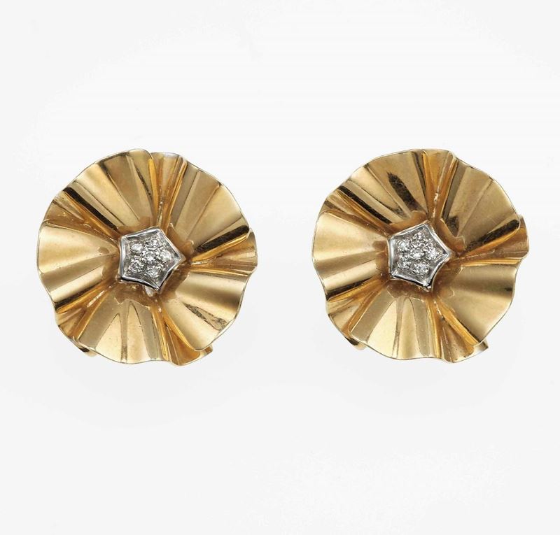 Pair of diamond and gold earrings  - Auction Jewels | Cambi Time - Cambi Casa d'Aste
