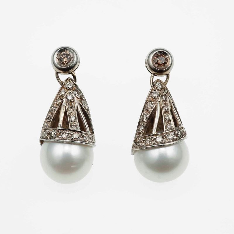 Pair of cultured pearl and diamond earrings  - Auction Jewels | Cambi Time - Cambi Casa d'Aste