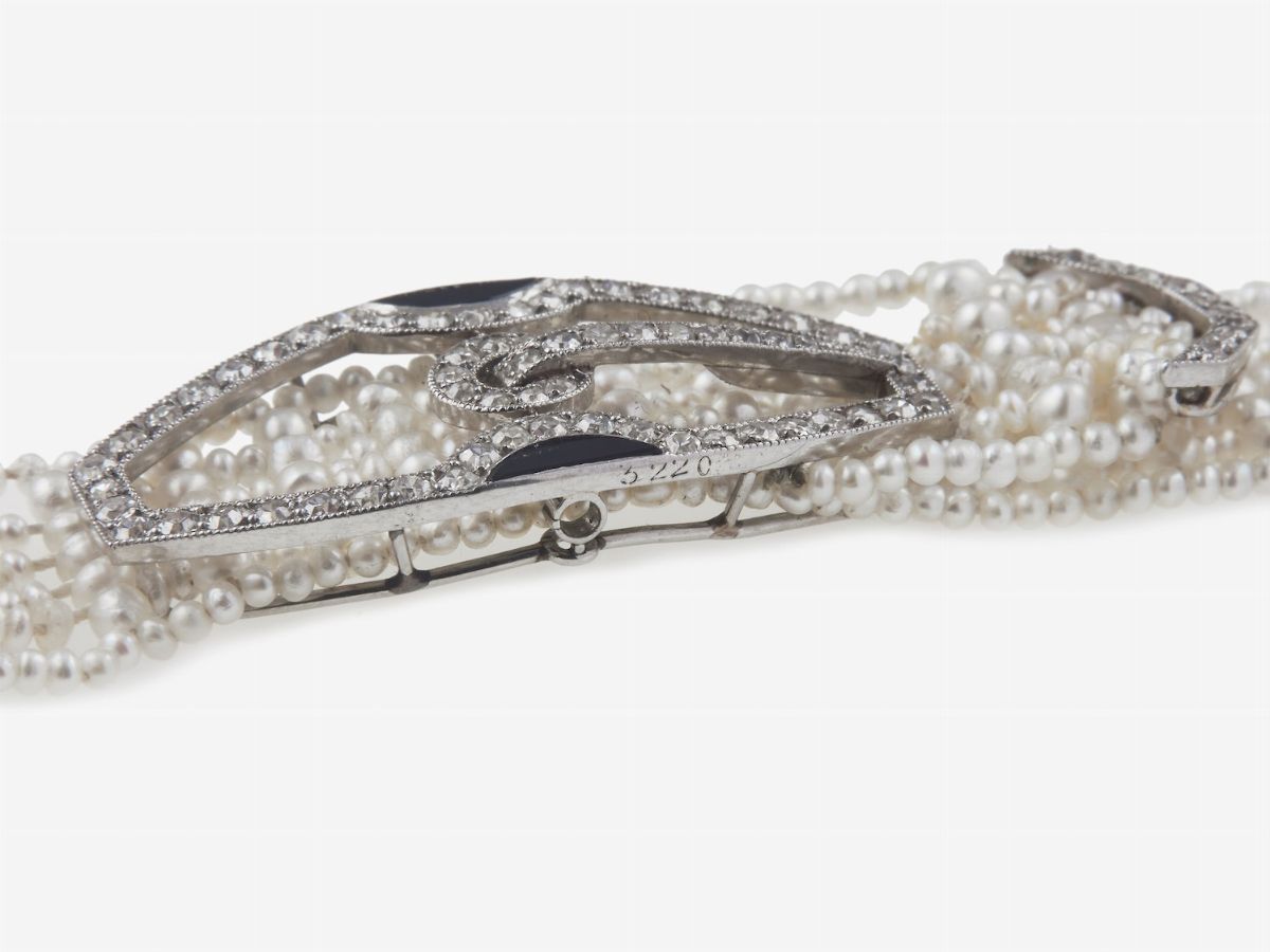 Cartier. Bracciale con Seed Pearls, Diamanti e Smalto