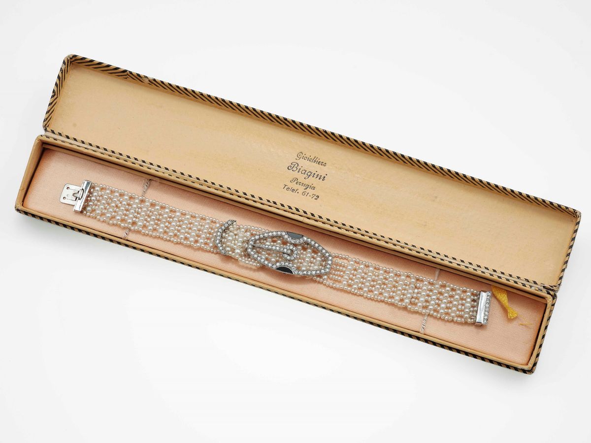 Cartier. Bracciale con Seed Pearls, Diamanti e Smalto