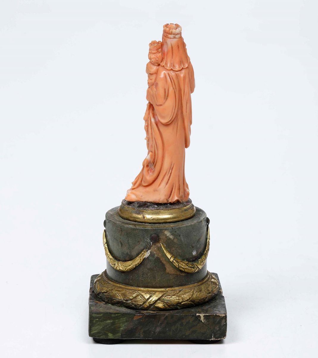 Scultura in Corallo Raffigurante Madonna con Bambino. Napoli o Sicilia XVIII-XIX Secolo