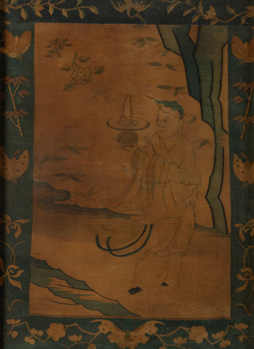 Rara Coppia di Tessuti Kesi Raffiguranti Due Immortali Entro Paesaggio, Cina, Dinastia Yuan (1279...