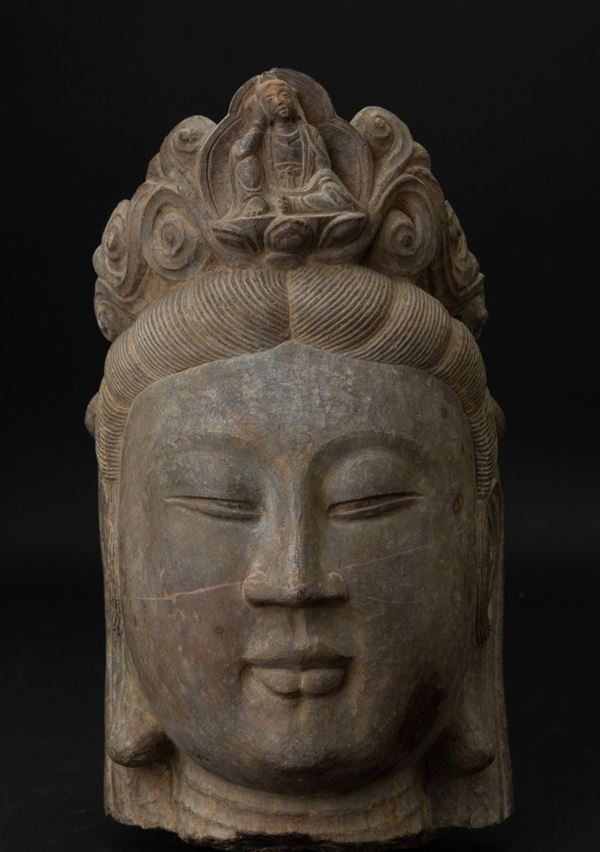 Testa in pietra di Buddha incoronato, Cina, XX secolo