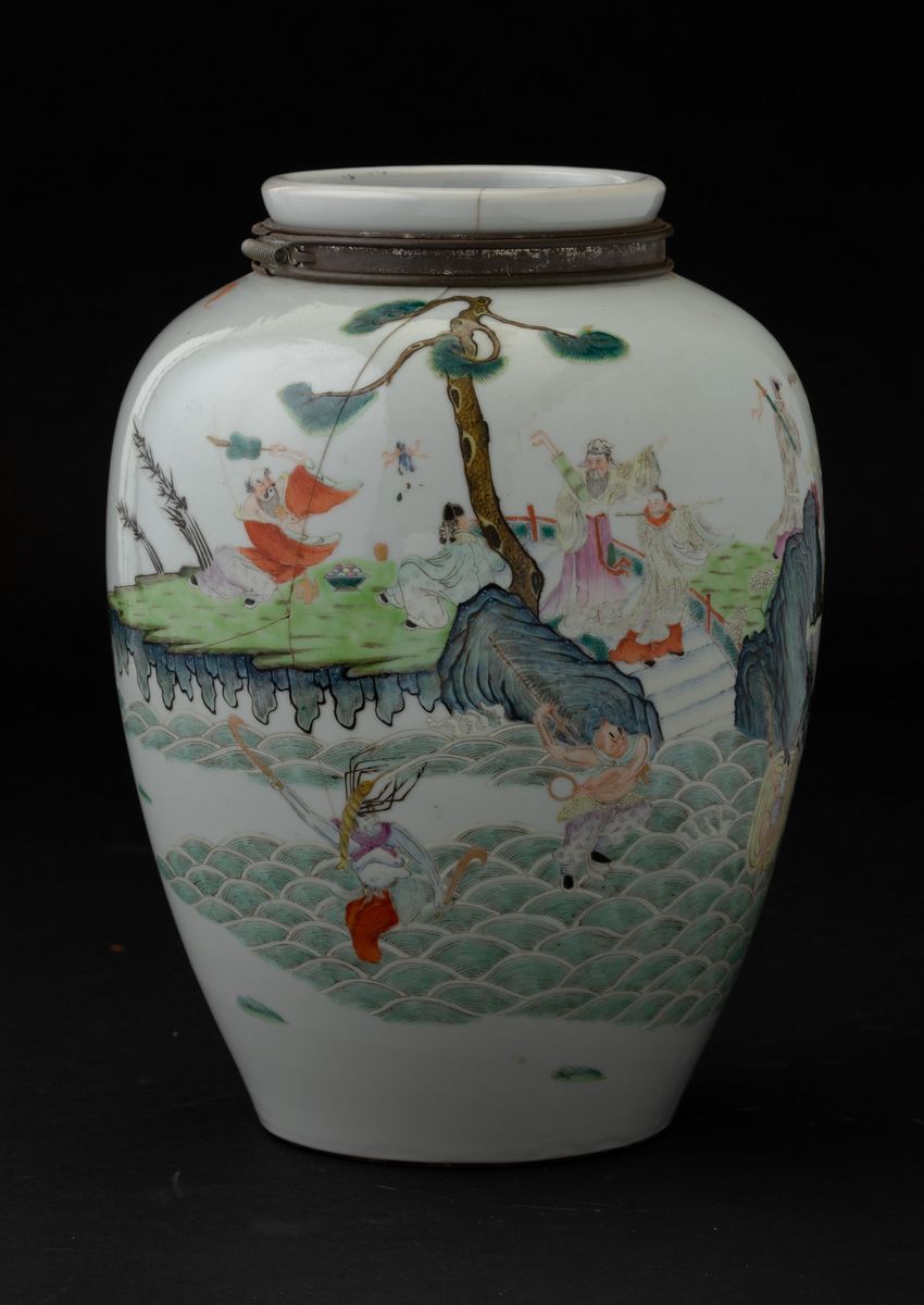 Vaso in Porcellana con Figure di Saggi Entro Paesaggio, Cina, Dinastia Qing, XIX Secolo