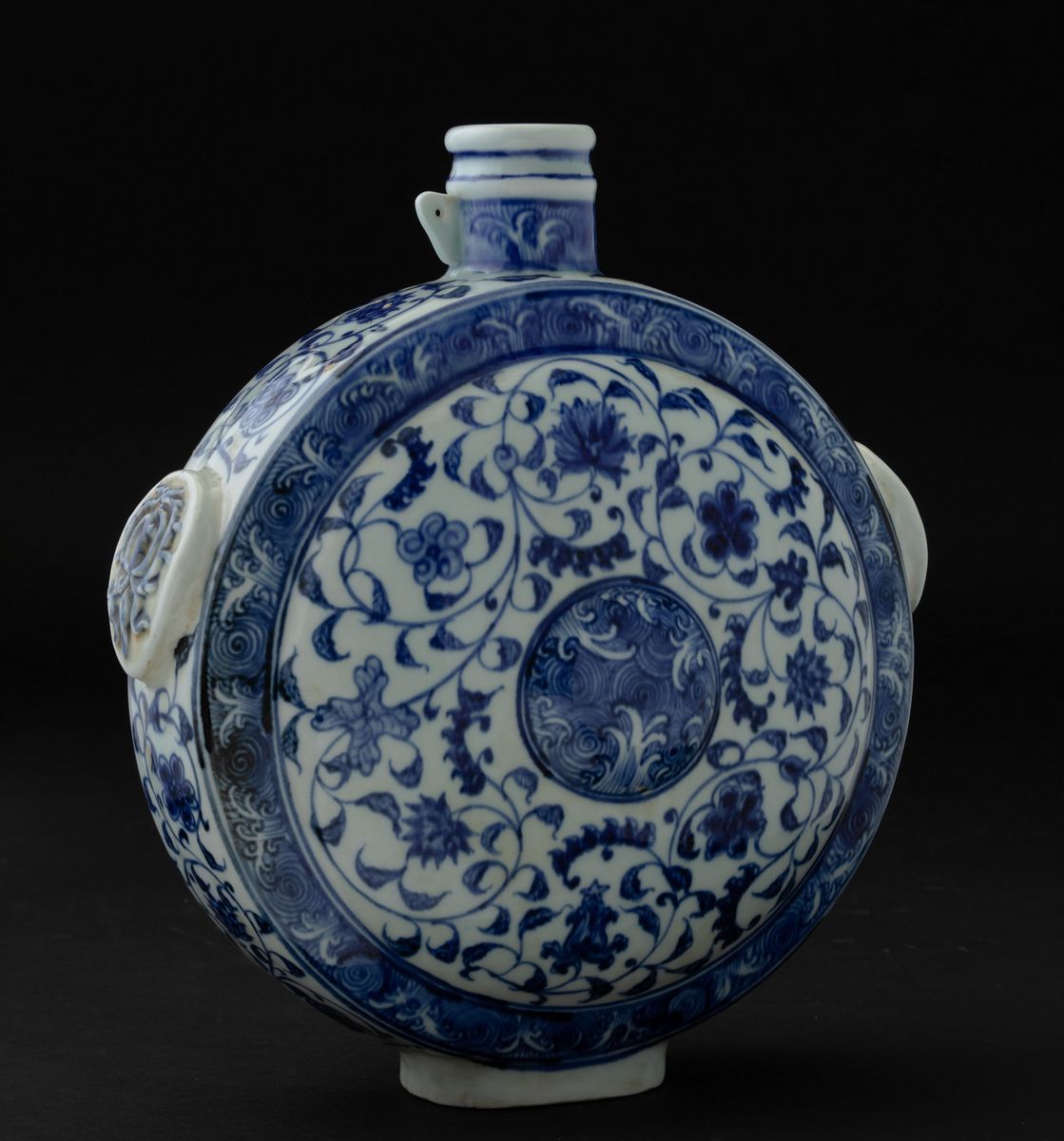 Fiasca in Porcellana Bianca e Blu con Decori Floreali, Cina, XX Secolo