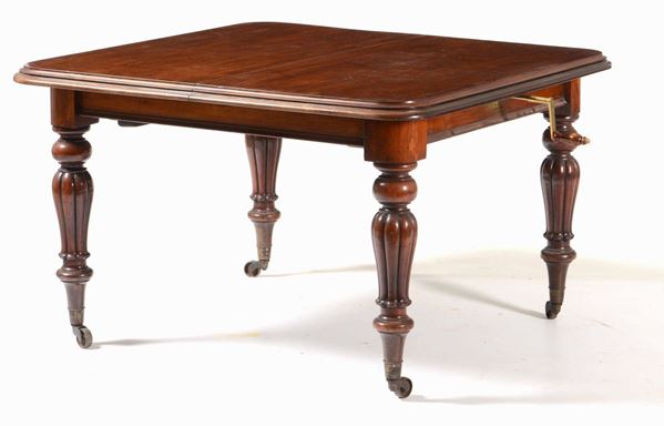Tavolo allungabile in mogano. Inghilterra, XIX secolo