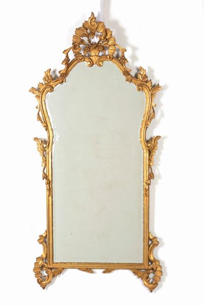 Specchiera in Stile in Legno Dorato. XX Secolo