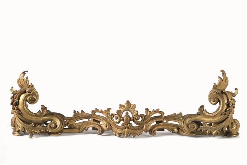 Guarnizione da camino in bronzo fuso e dorato, XIX secolo  - Asta Dimore Italiane - Cambi Casa d'Aste
