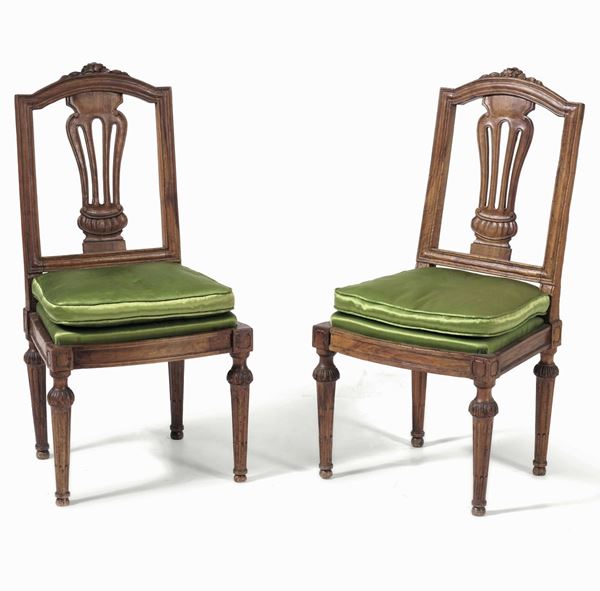 Coppia di sedie in legno. Genova, fine XVIII secolo