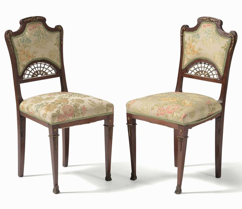 Coppia di sedie Liberty in legno con applicazioni di bronzi dorati  - Asta Dimore Italiane - Cambi Casa d'Aste