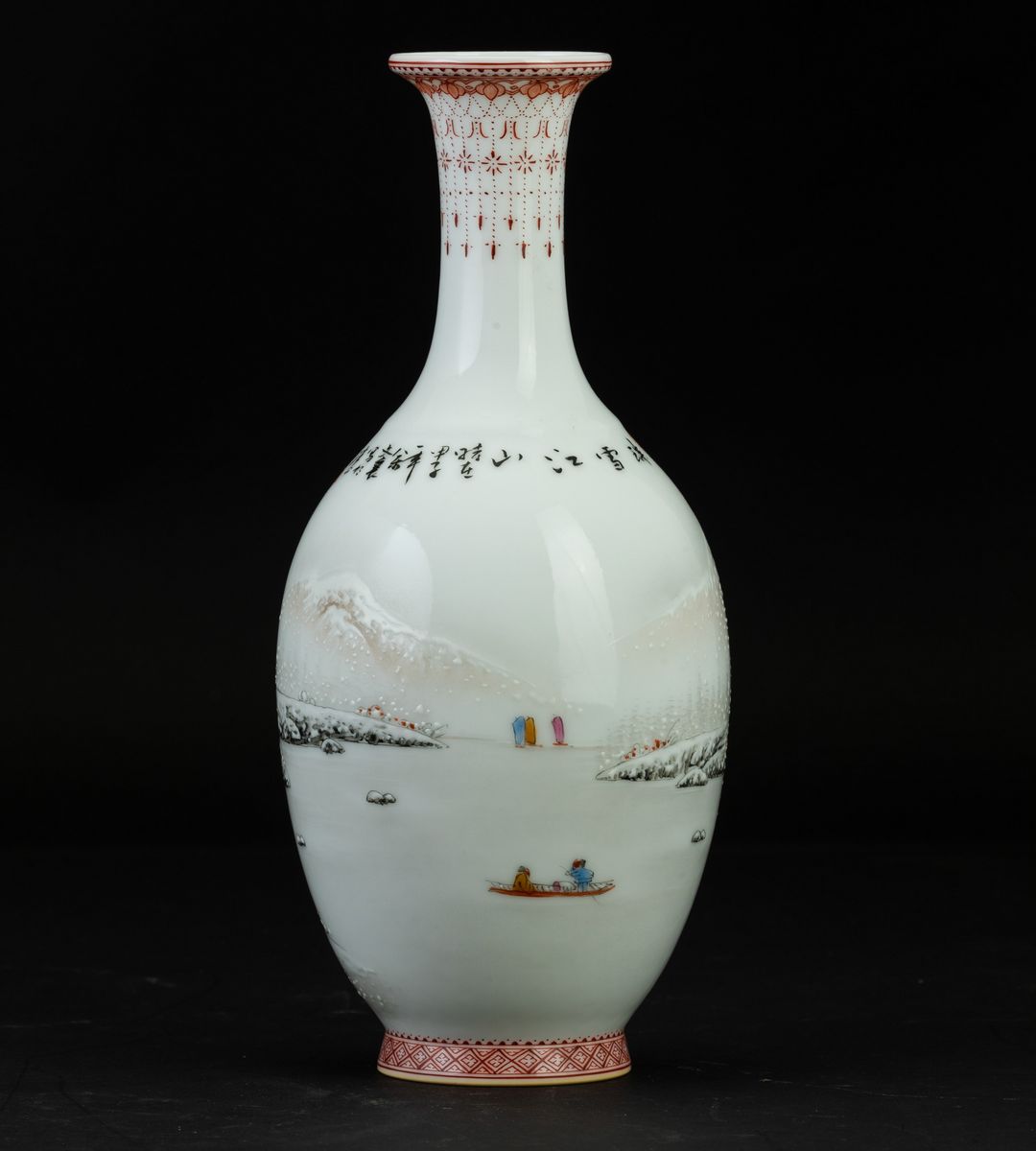 Vaso a Bottiglia con Raffigurazione di Paesaggio Innevato, Cina, Repubblica, XX Secolo