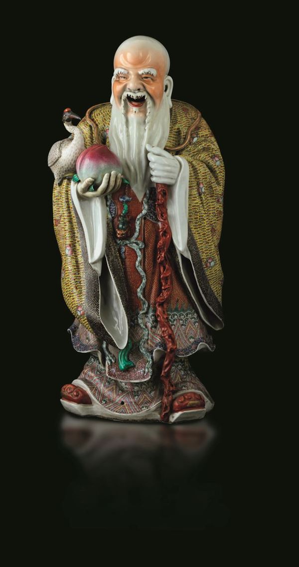 Figura di Luohan in porcellana a smalti policromi, Cina, Repubblica, XX secolo