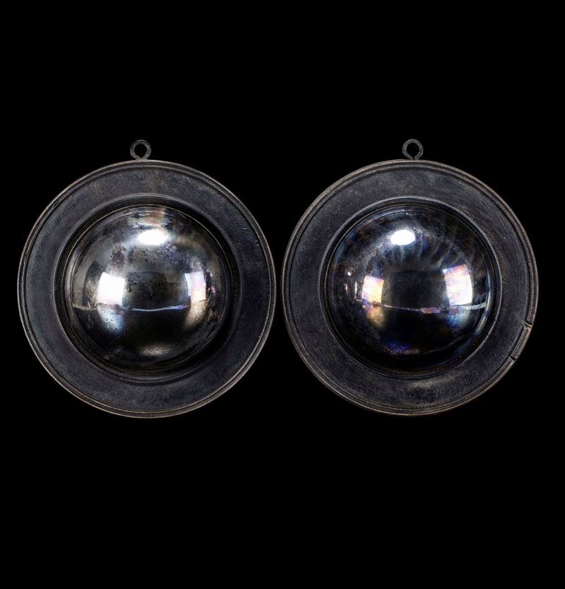 Convex mirrors with turned frames  - Auction Mirabilia Naturalia - Cambi Casa d'Aste