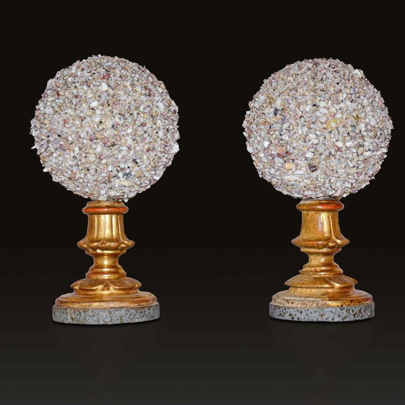 Two shell spheres  - Auction Mirabilia Naturalia - Cambi Casa d'Aste