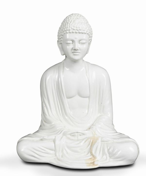 Figura di Buddha Amitayus in porcellana Blanc de Chine, Cina, XX secolo