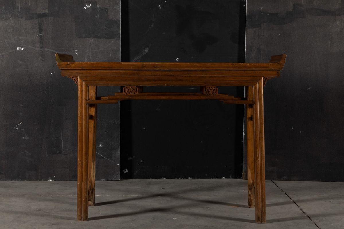 Altare in Legno Dolce con Figure di Drago Incise, Cina, Dinastia Qing, XIX Secolo