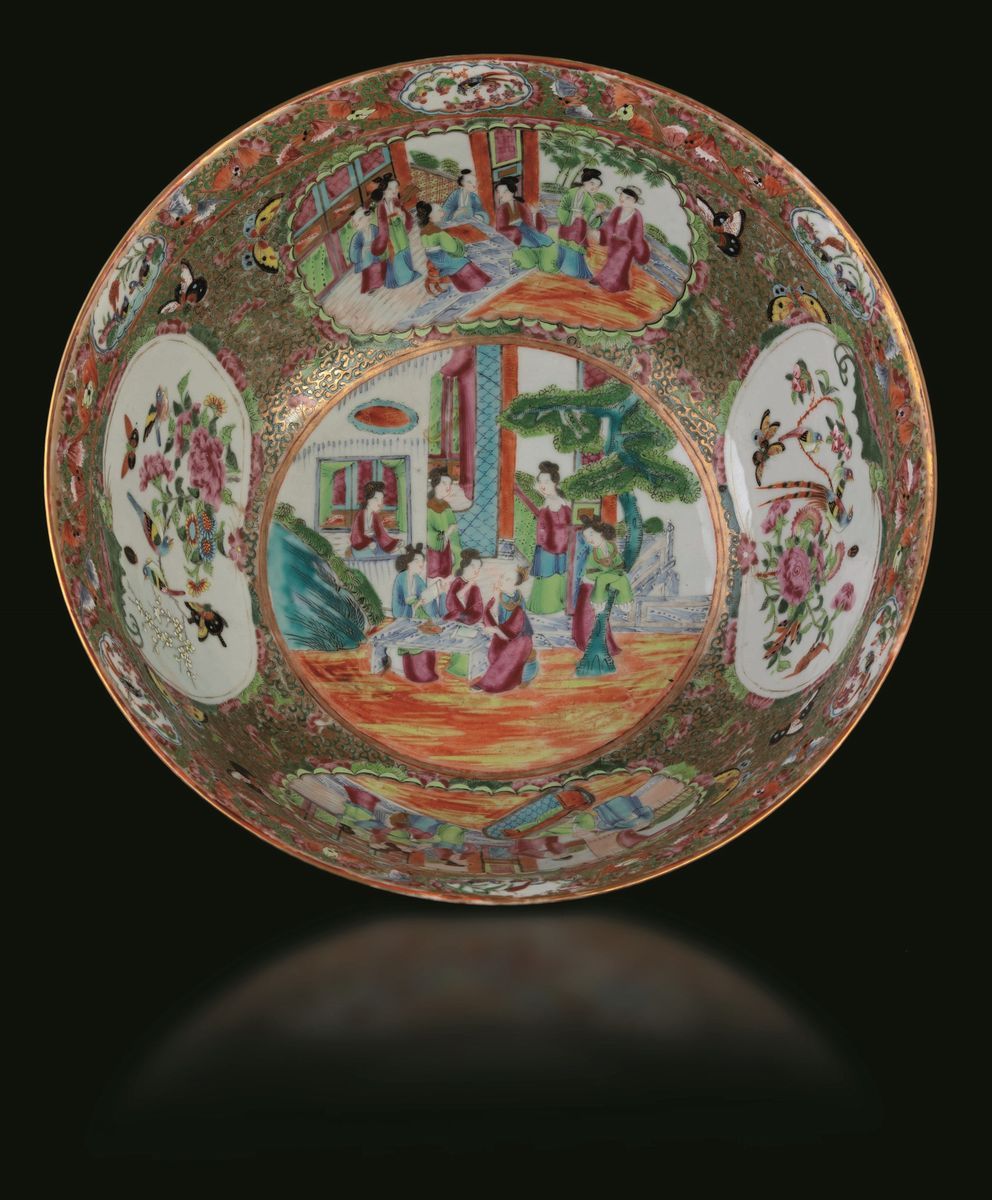 Bowl in Porcellana Famiglia Rosa con Decori Floreali e Scene di Vita Comune Entro Riserve, Cina, ...