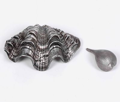 Due Conchiglie Rivestite in Argento Sterling. XX Secolo