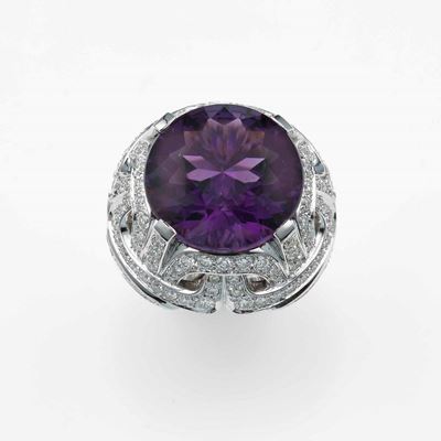 Modello Afrodite. Anello con Ametista e Diamanti per Ct 2.29