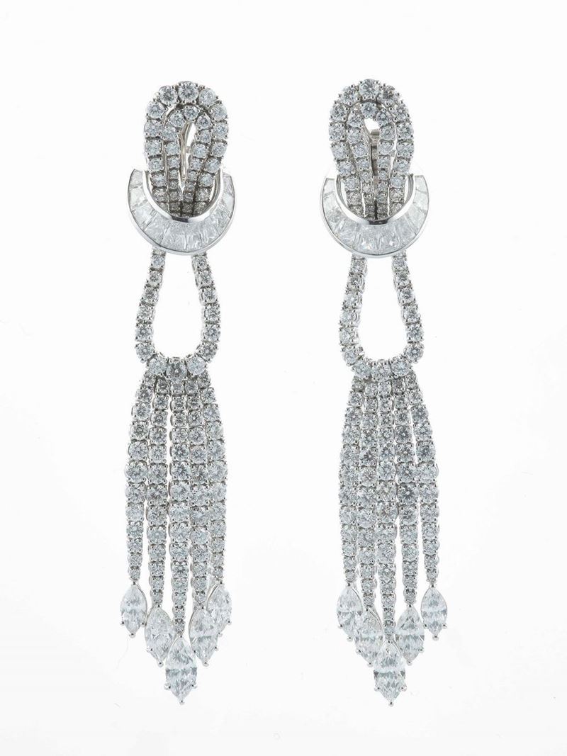 Pair of diamond and gold pendant earrings  - Auction Contemporary Jewels - Cambi Casa d'Aste