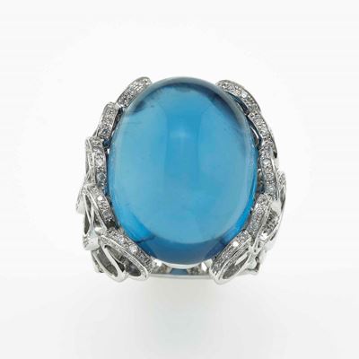 Modello Ninfa. Anello con Topazio Azzurro London e Diamanti per Ct 0.66