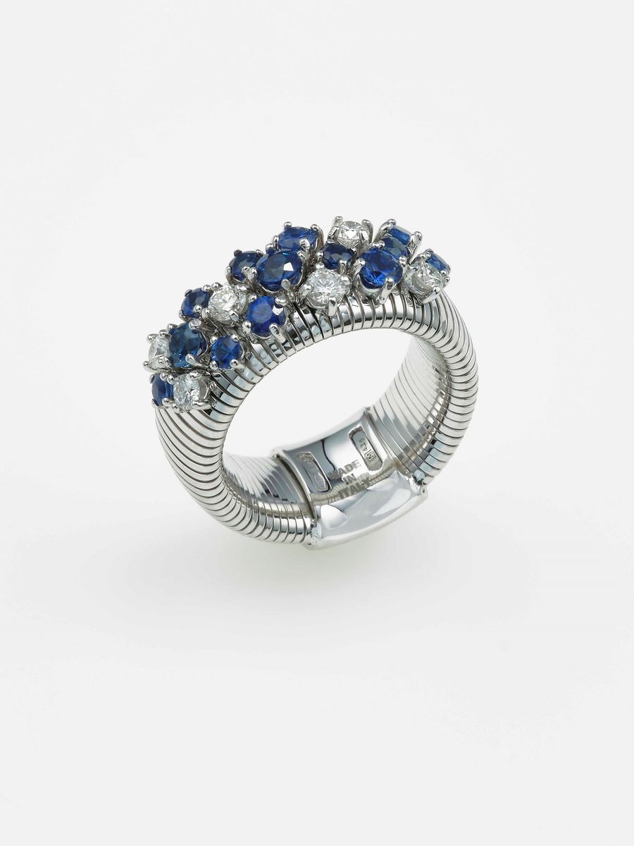 Modello Stardust. Anello con Zaffiri per Ct 1.52 e Diamanti per Ct 0.54