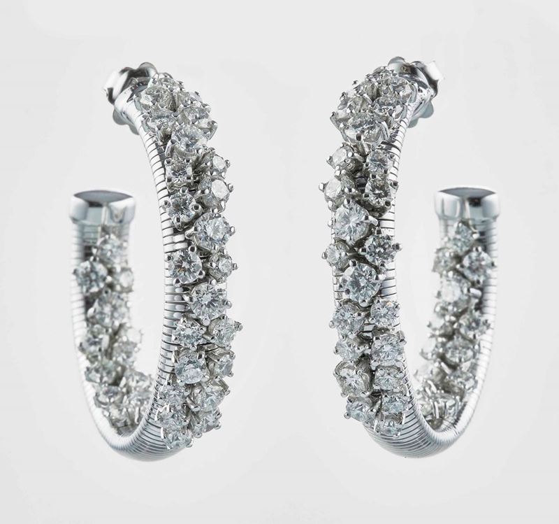 Pair of diamond and gold earrings  - Auction Contemporary Jewels - An Italian brand story - Cambi Casa d'Aste